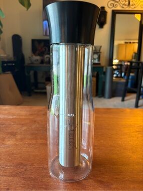 Metrokane Houdini wine chilling carafe